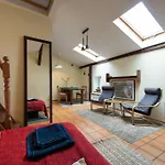 Bright Loft In Amazing Location